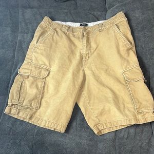 Baileys Point Mens Casual Cargo Shorts Size 34  10’ inseam Color Khaki